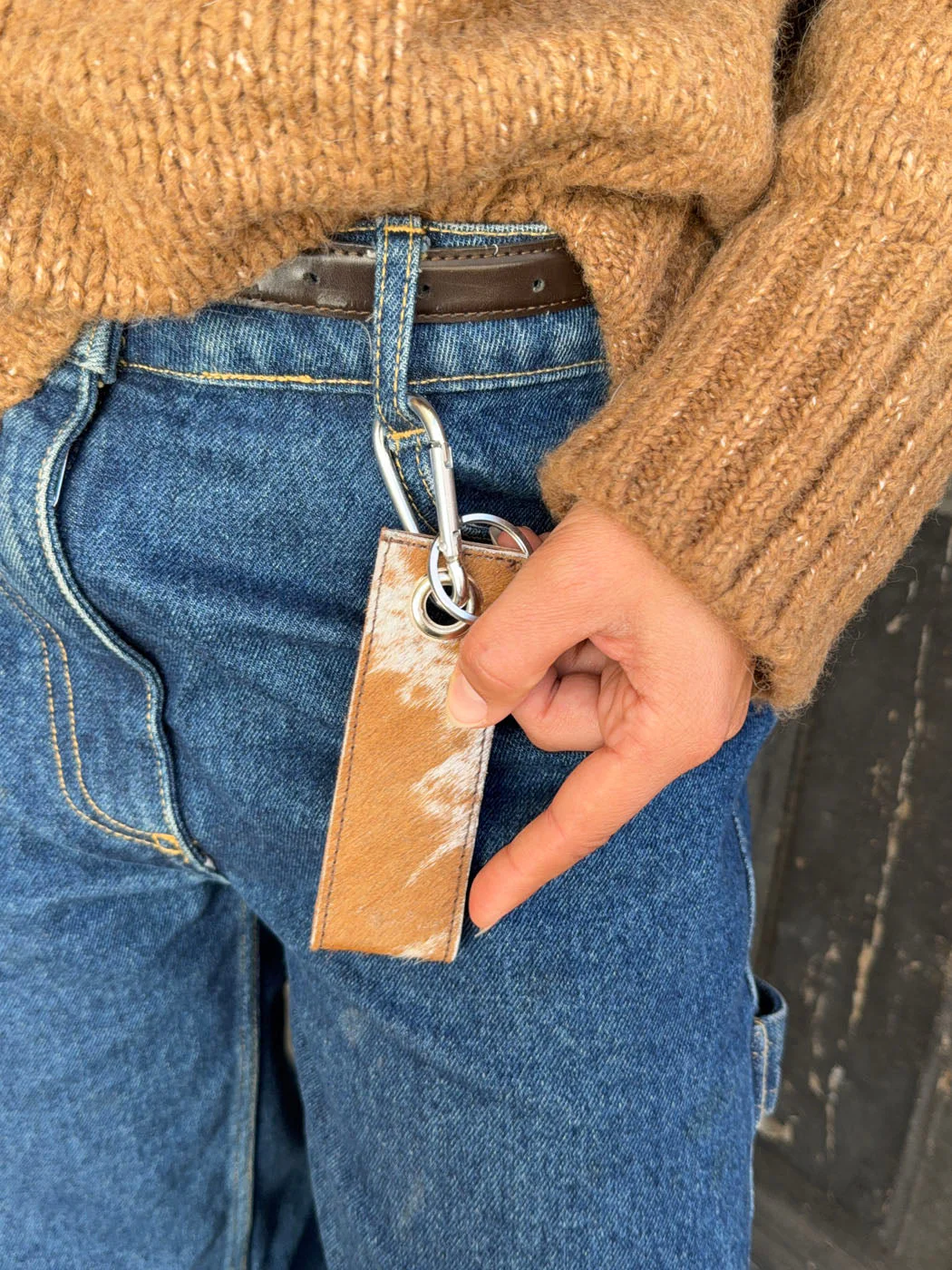 Vela cowhide keychain – Caramel