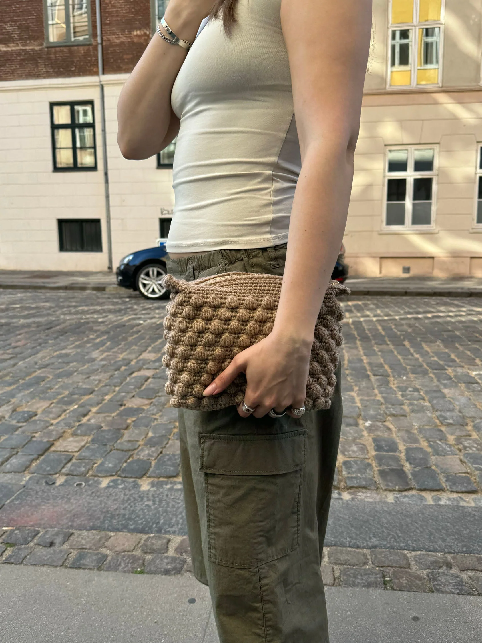 Crocheted clutch – Light beige 4 Crocheted clutch – Light beige