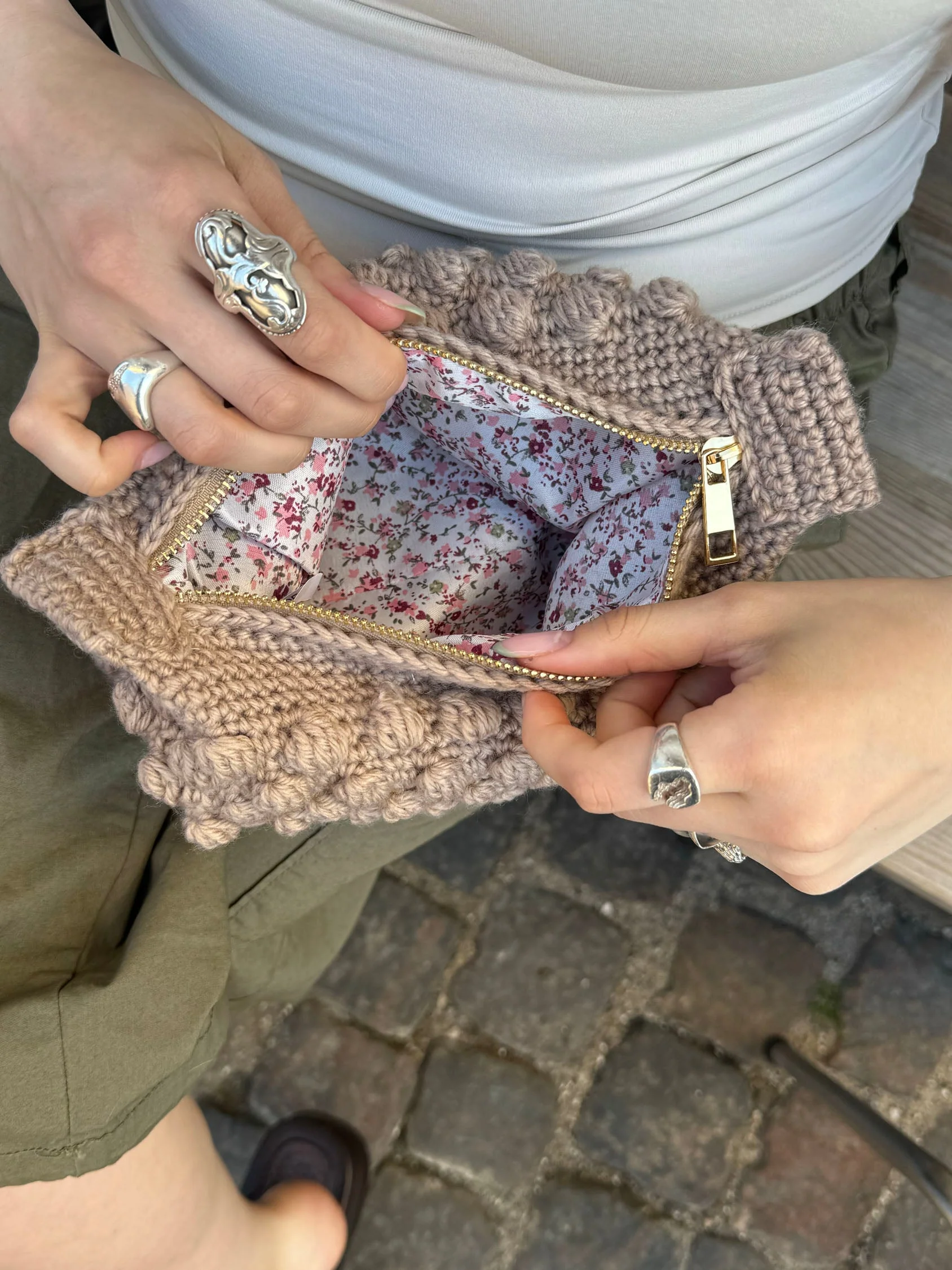 Crocheted clutch – Light beige 6 Crocheted clutch – Light beige