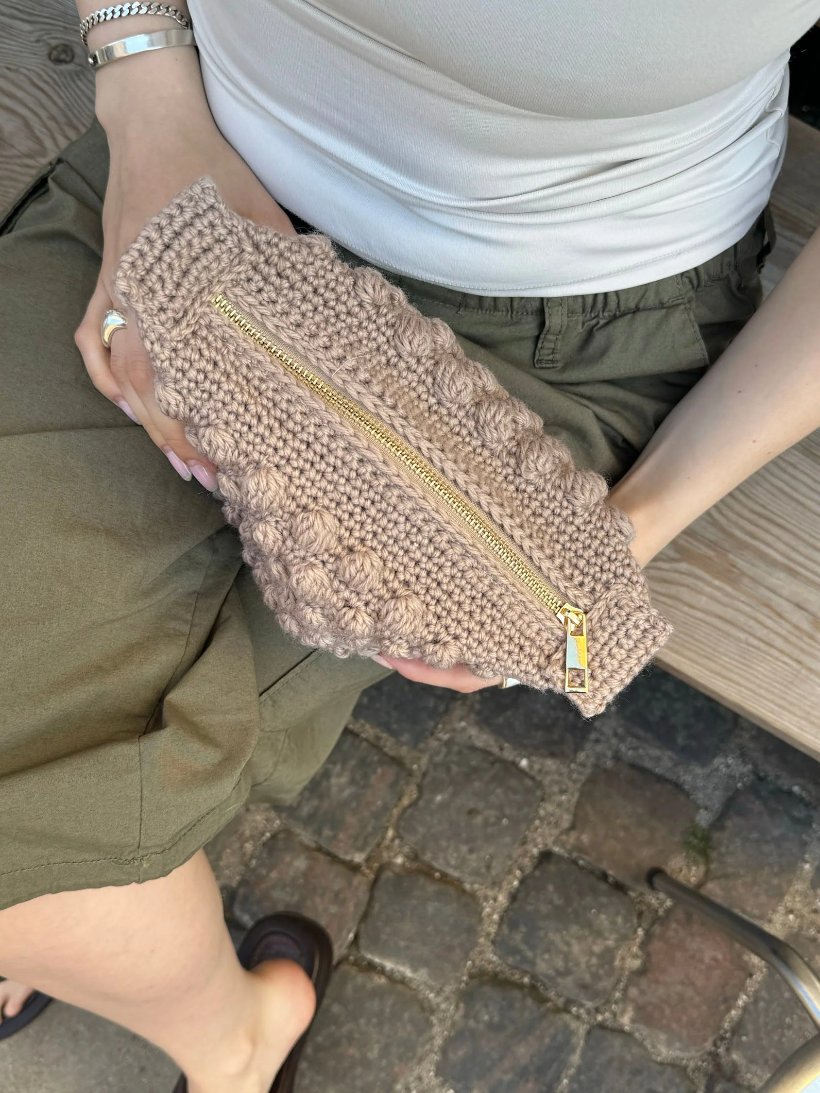 Crocheted clutch – Light beige 8 Crocheted clutch – Light beige