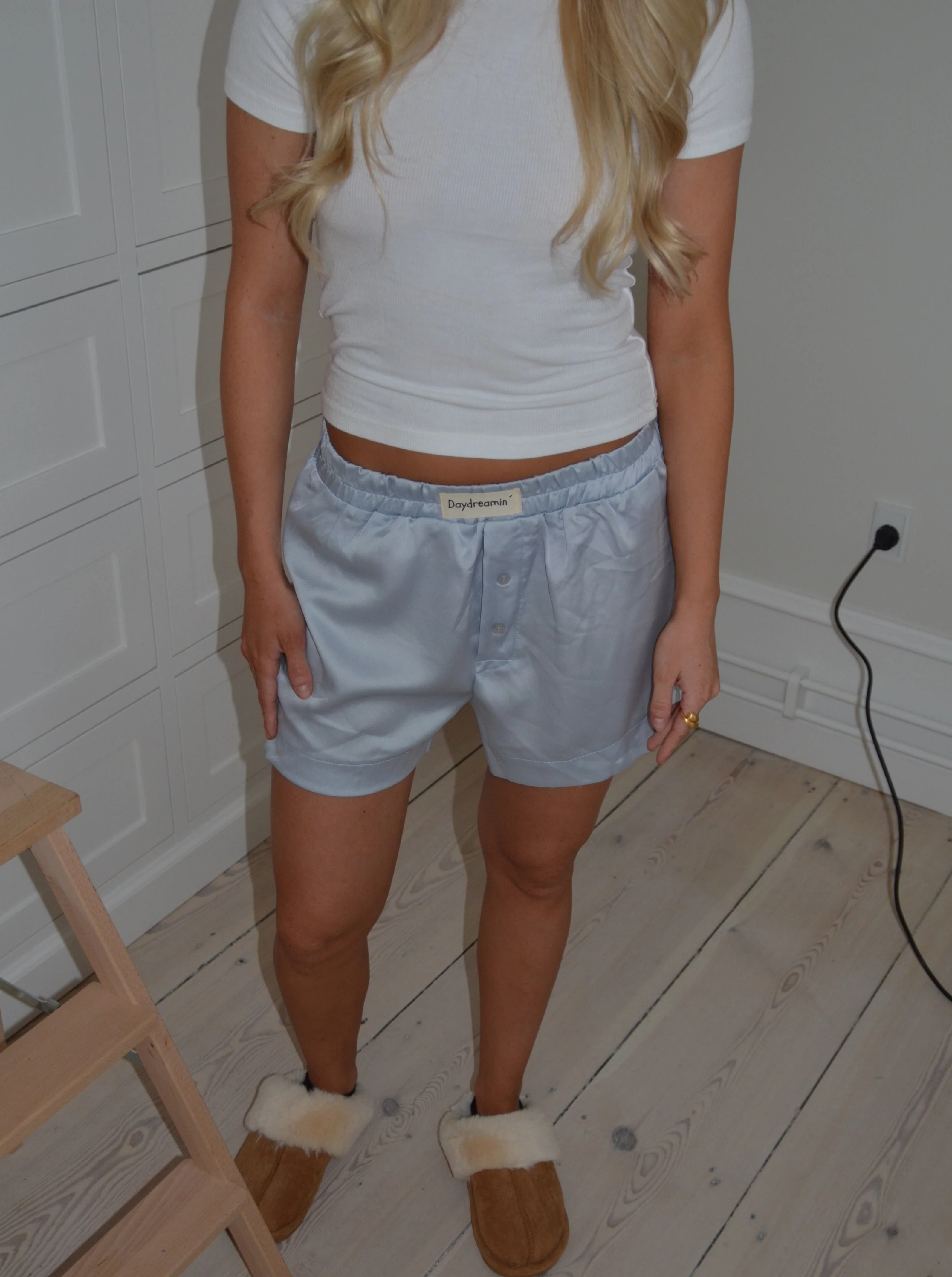 "Day dreamin´" satin pajamas shorts - Light blue