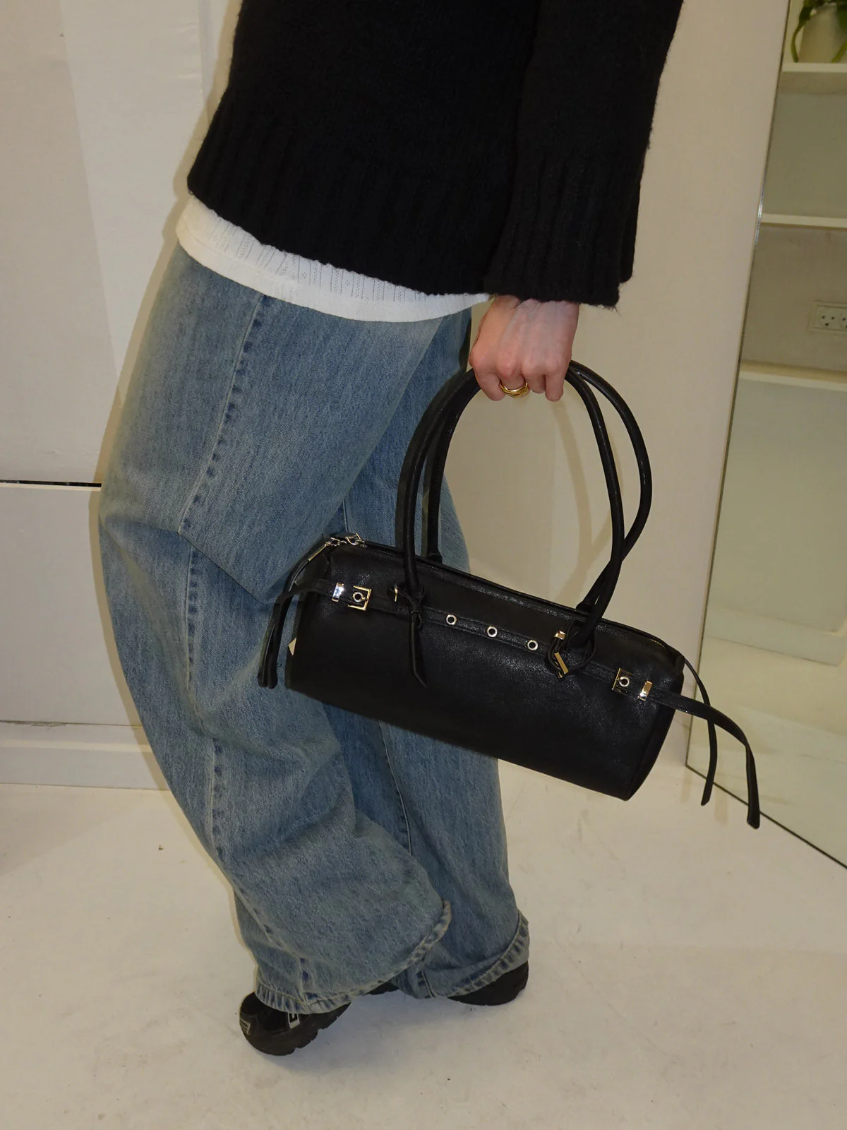 Bobby handbag with metal buttons - Black