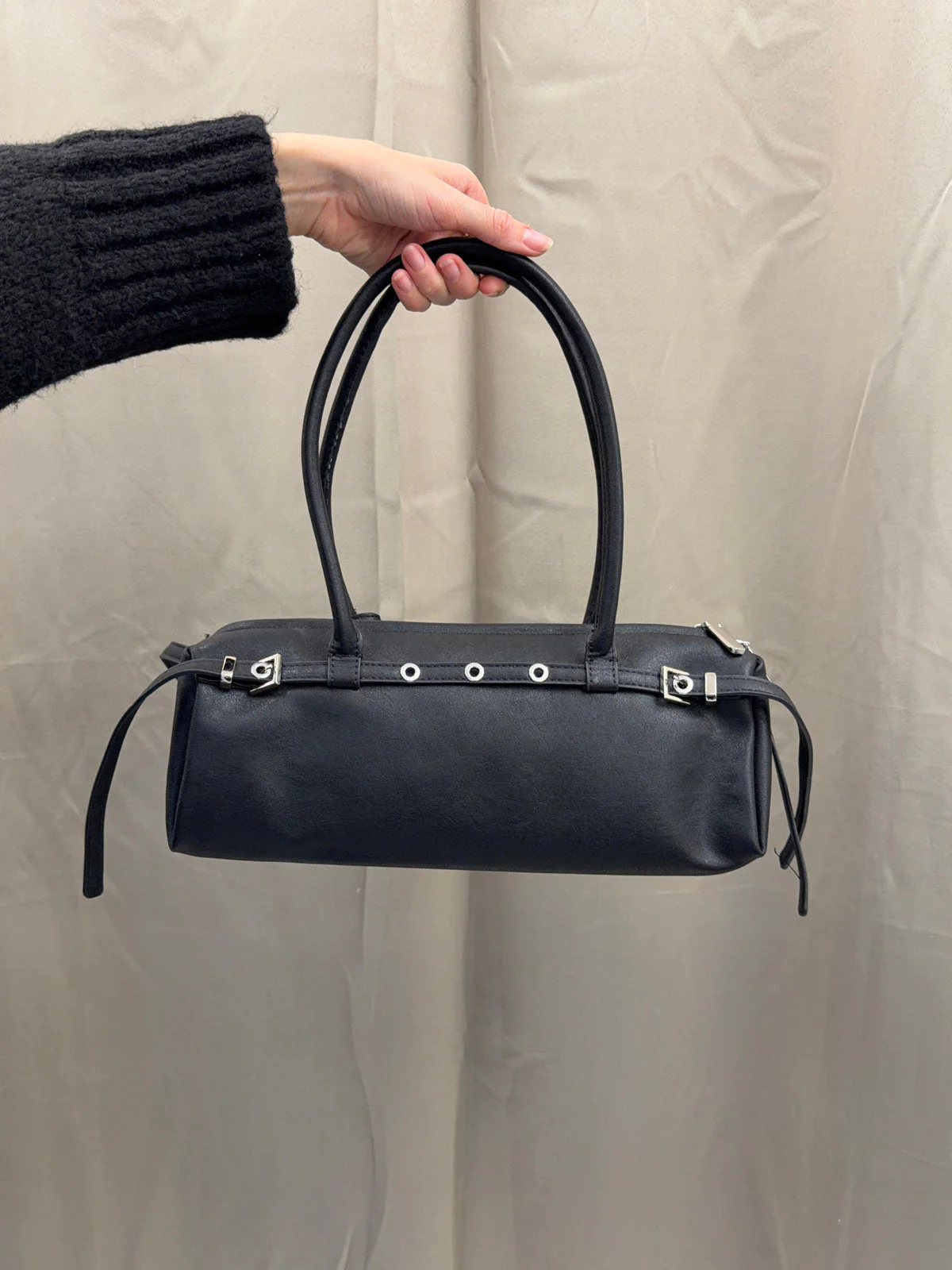 Bobby handbag with metal buttons - Black