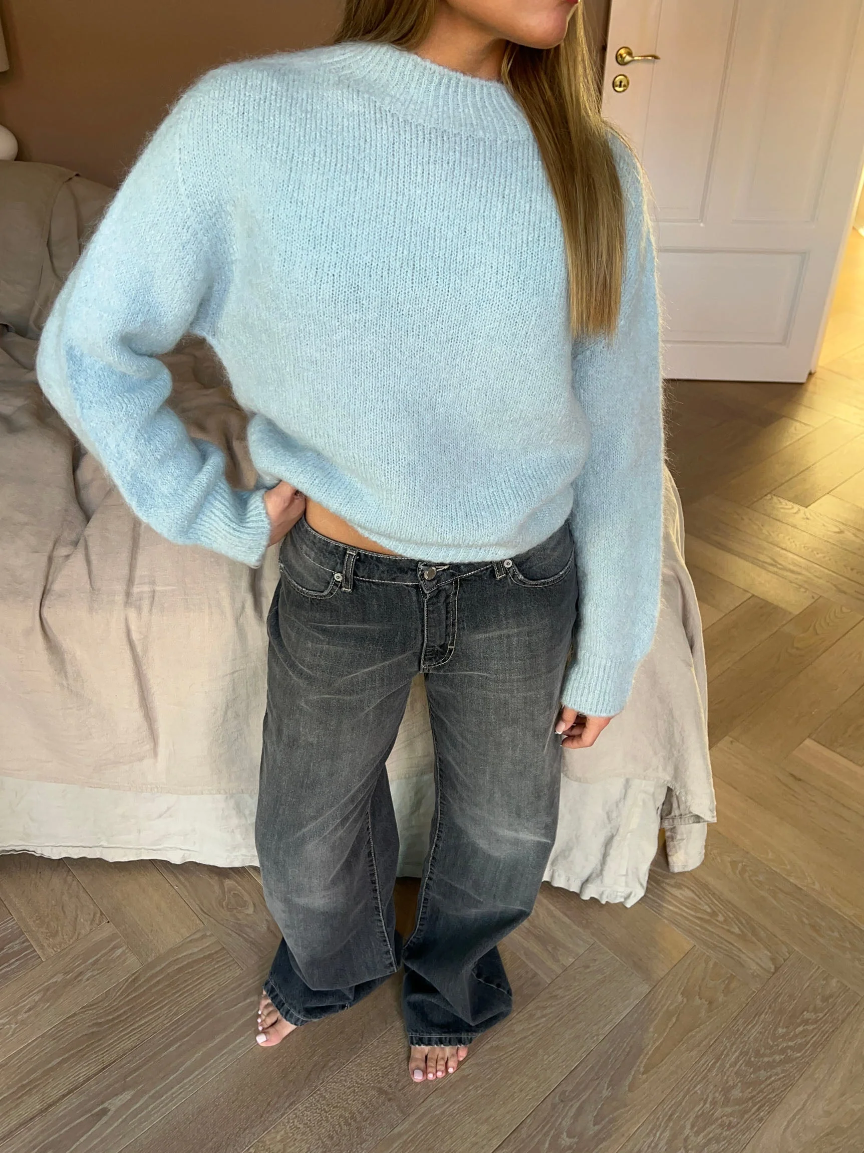 Alaia low-waisted jeans with lightning detail - Grey denim
