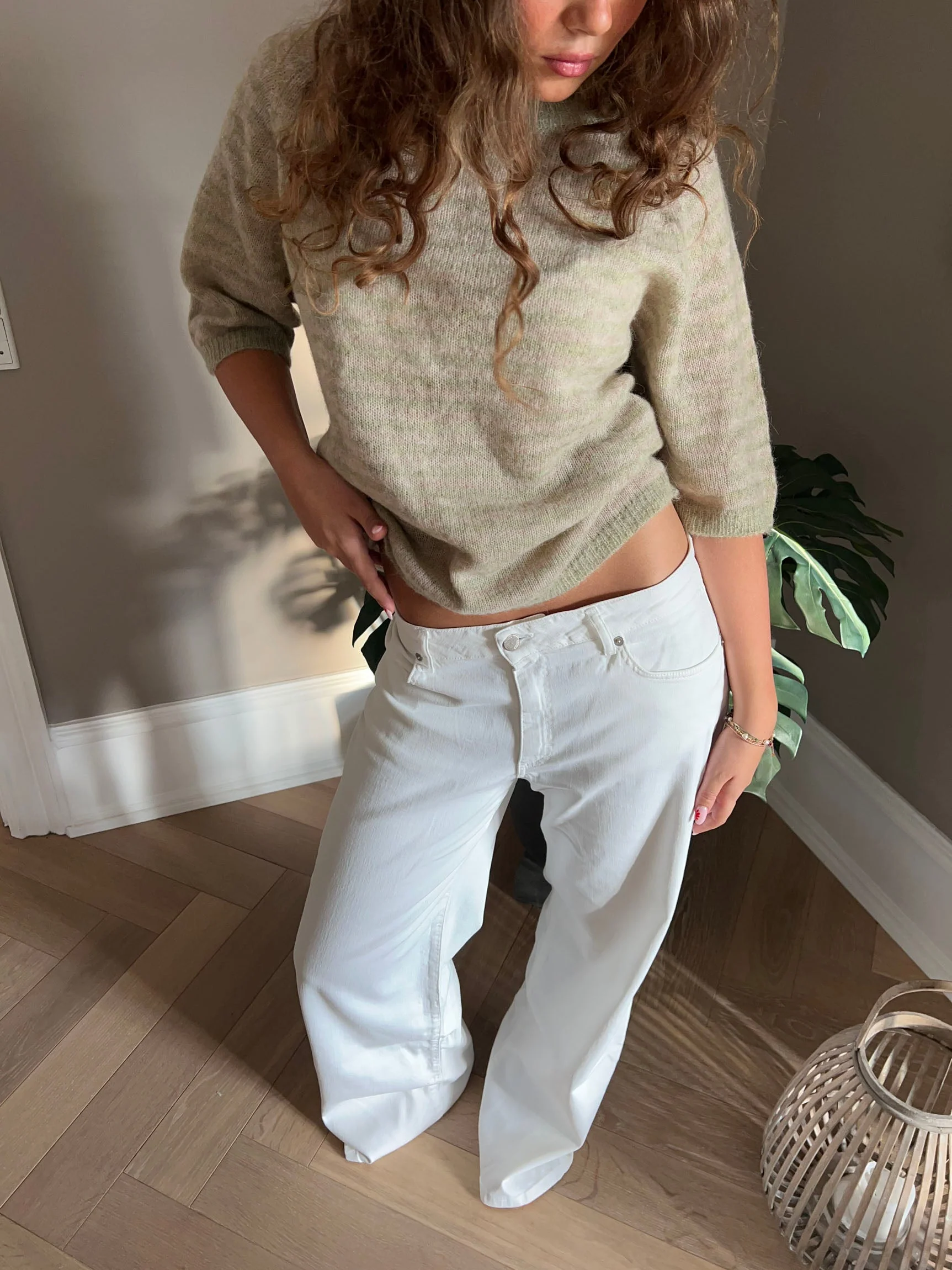 Alaia low-waisted jeans with lightning detail - White denim