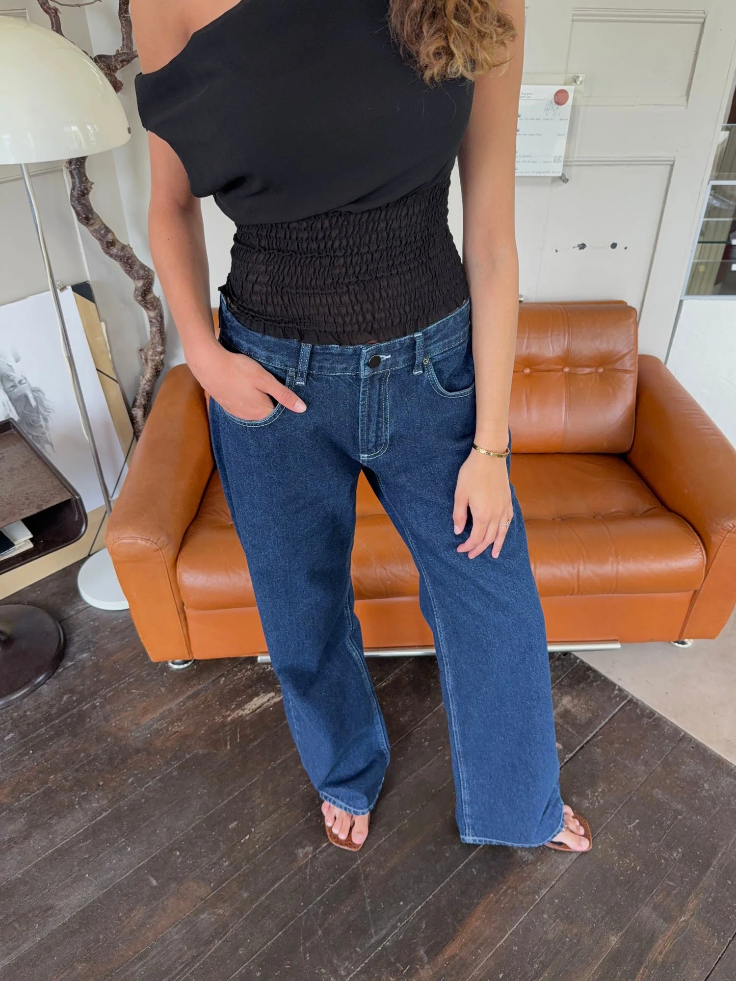 Alvina jeans with flower detail – Dark denim