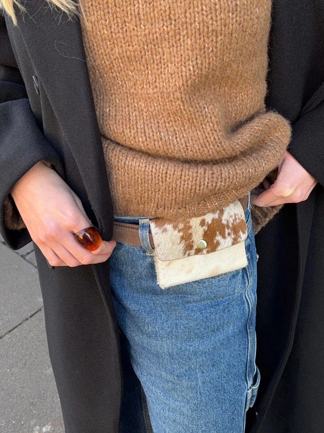 Elva cowhide wallet with zipper and button - Caramel