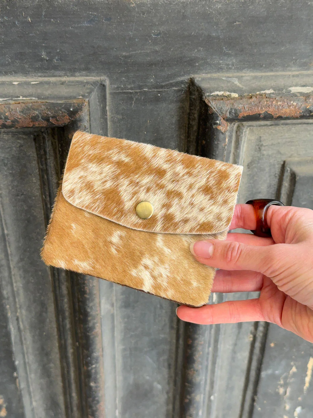 Elva cowhide wallet with zipper and button - Caramel