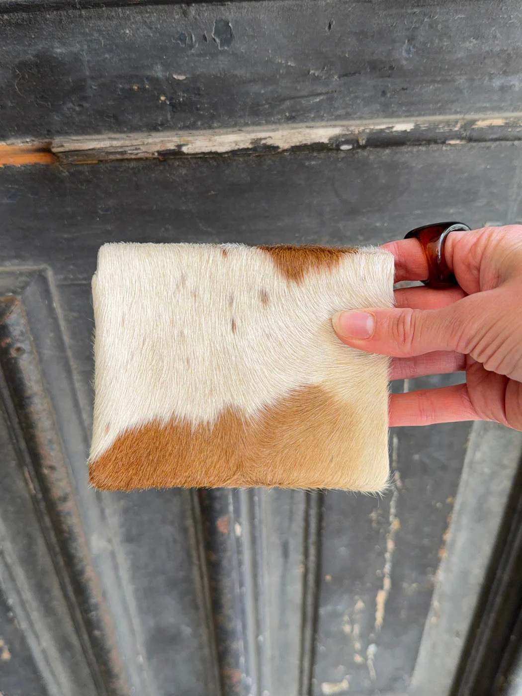 Elva cowhide wallet with zipper and button - Caramel