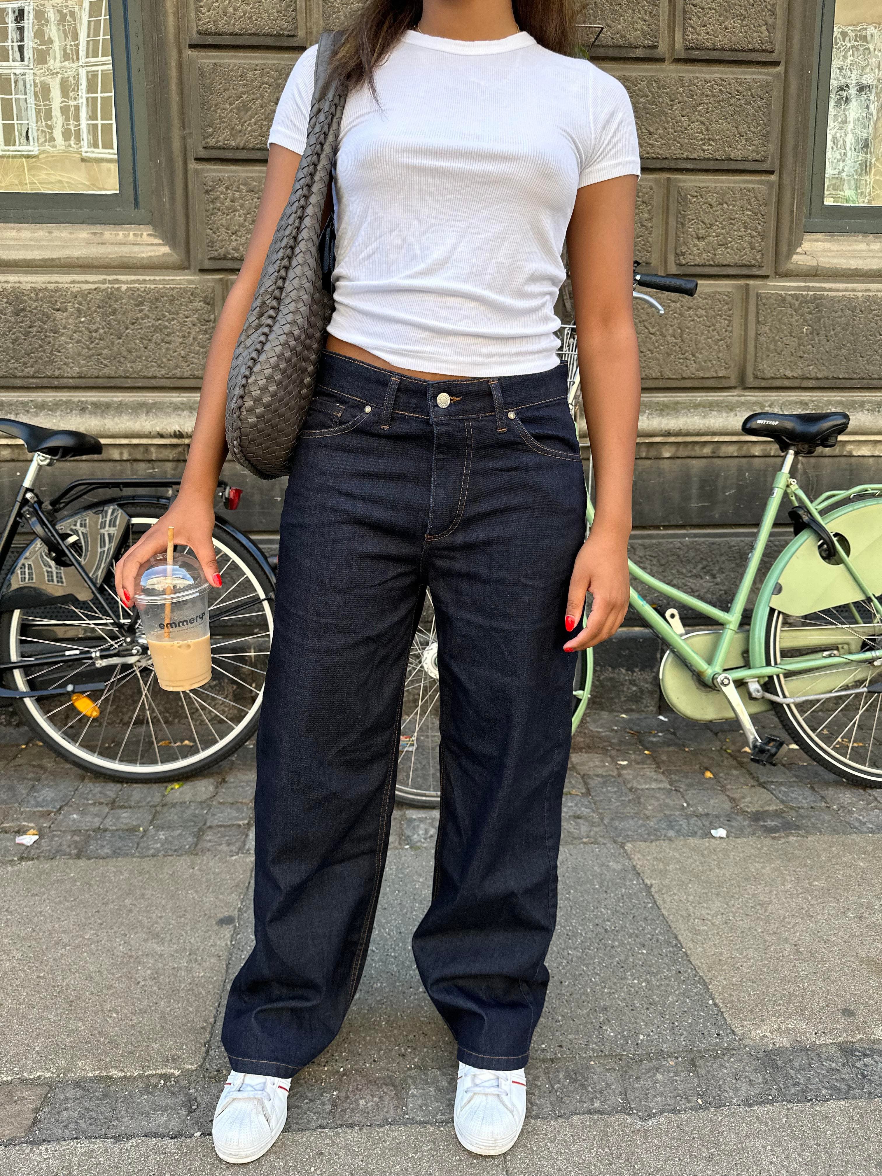 Anemon oversized dark denim jeans