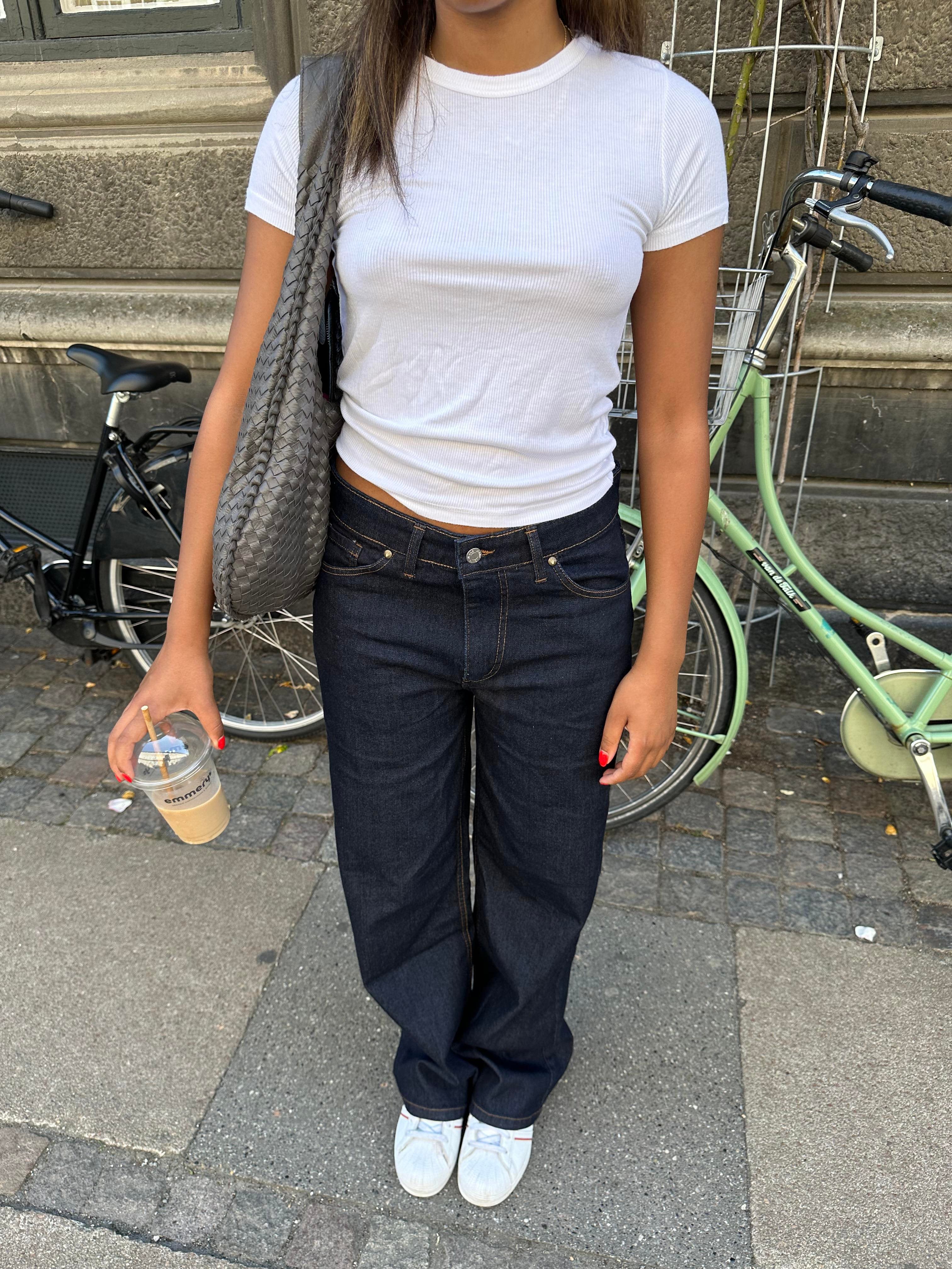 Anemon oversized dark denim jeans