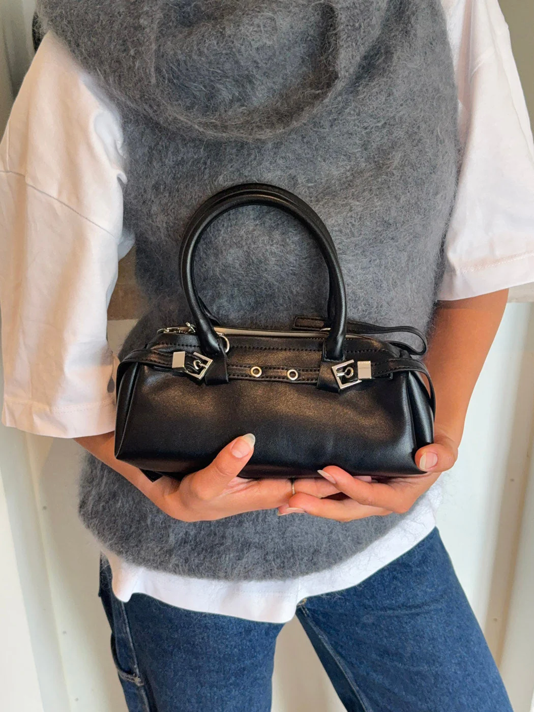 Ines handbag with buckle - Black