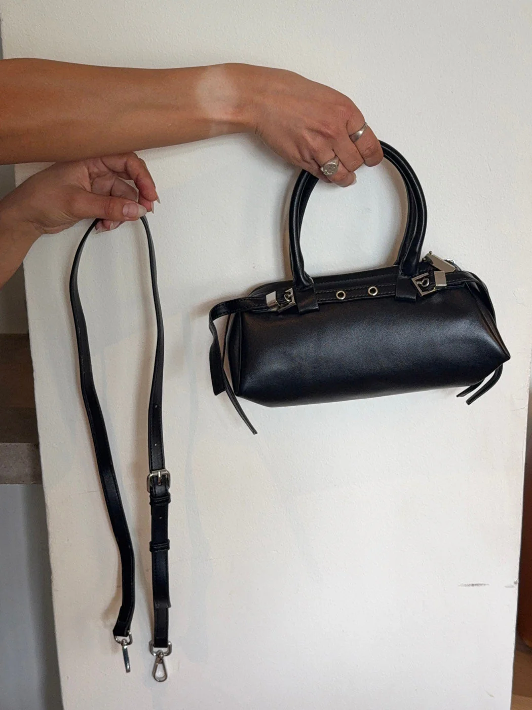 Ines handbag with buckle - Black