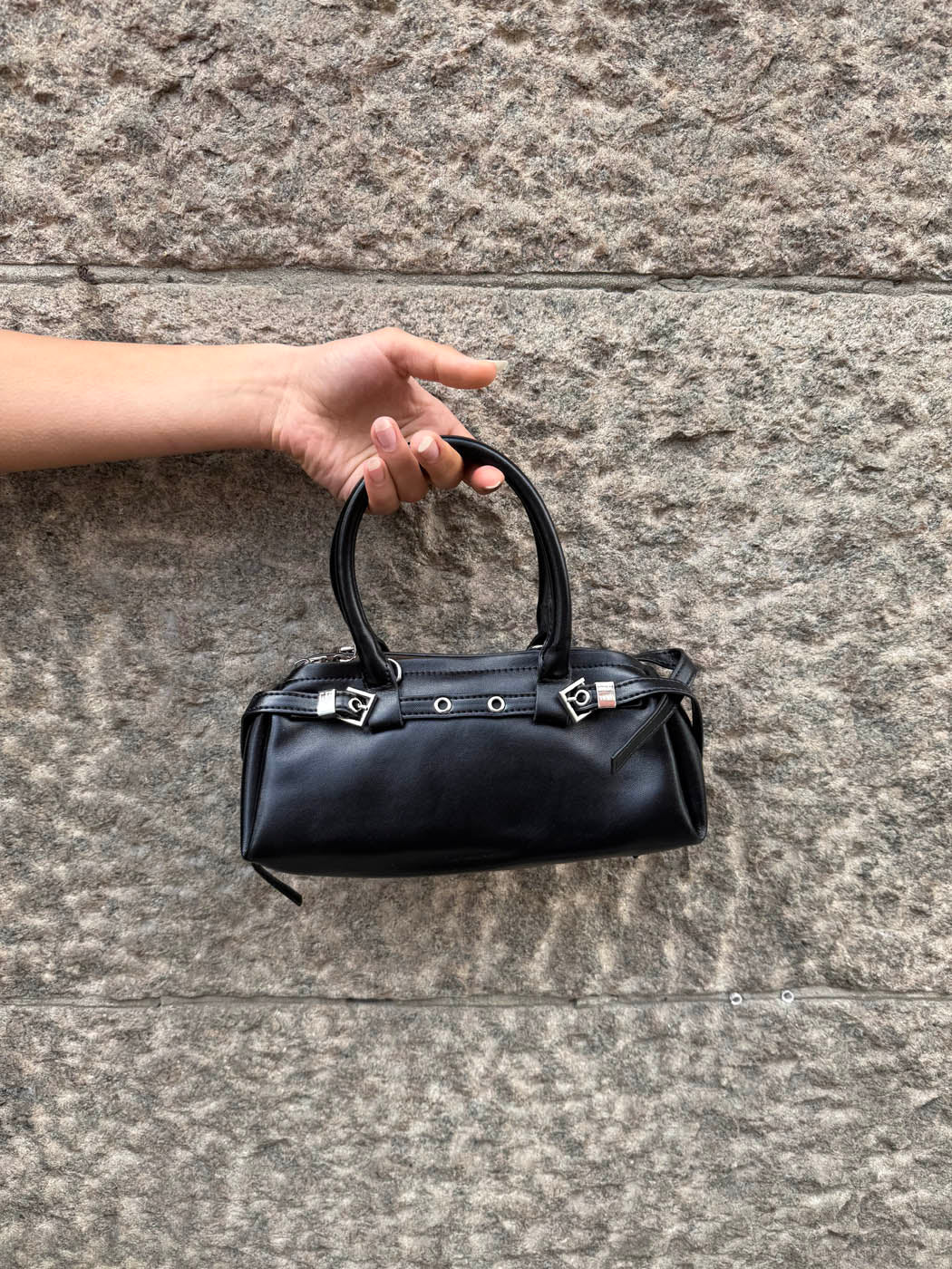 Ines handbag with buckle - Black