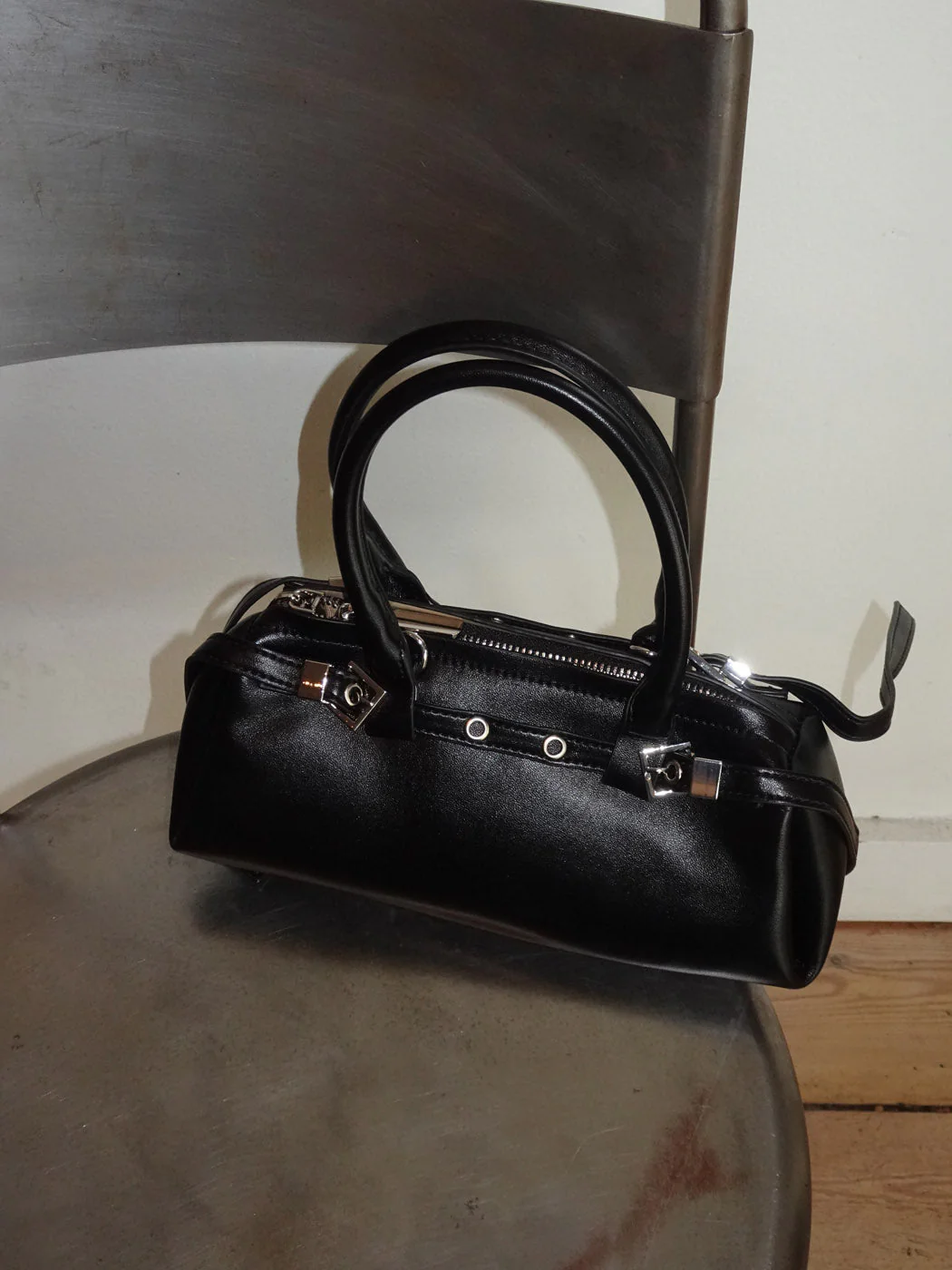 Ines handbag with buckle - Black