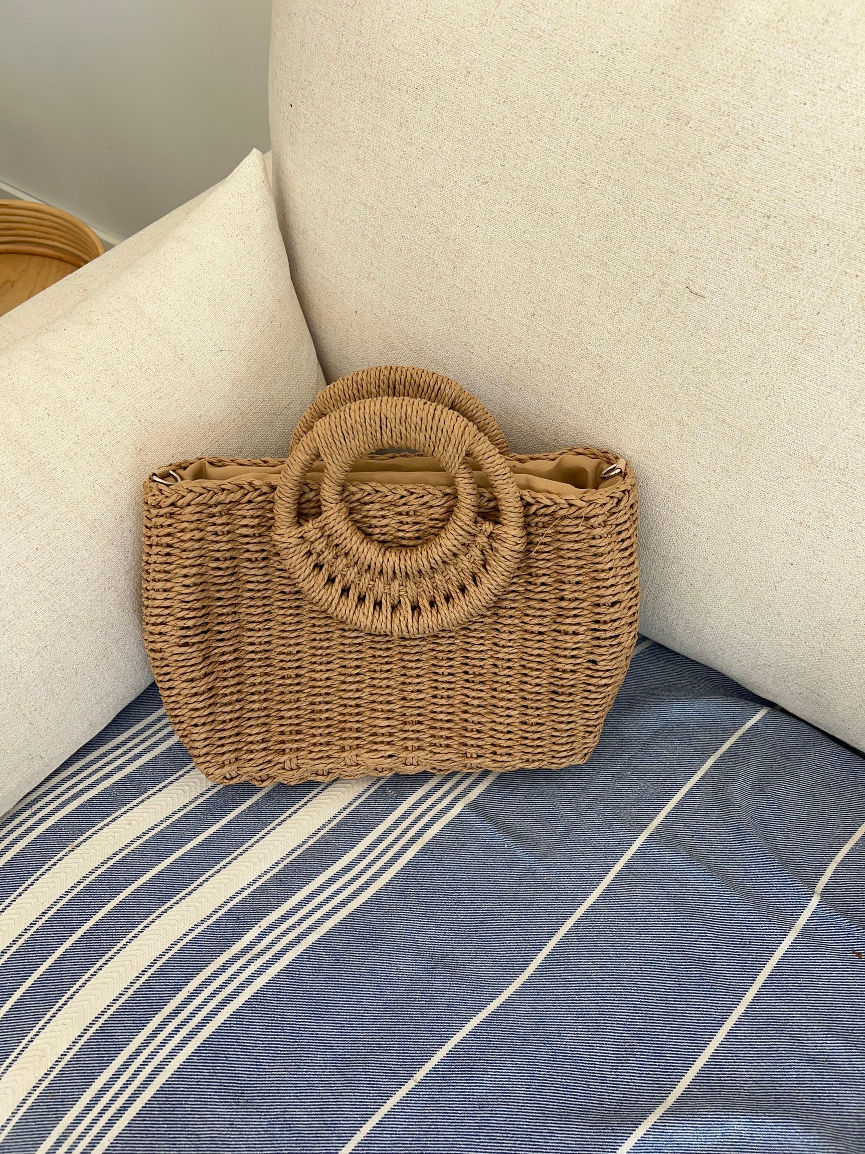 Capua woven straw bag with strap – Beige